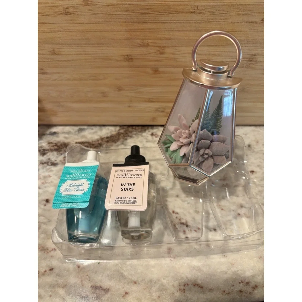 IN THE STARS White Barn Bath & Body Works Wallflower With 2 Refill Bulbs READ - Picture 1 of 5